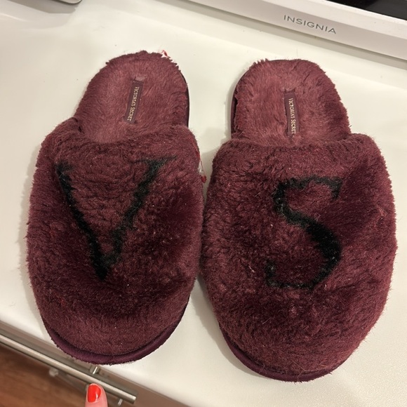 Victoria Secret Slippers Pre-Owned - Picture 1 of 4